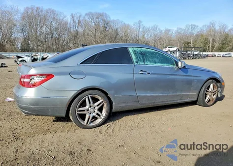 2012 Mercedes-Benz E 350 z USA, uszkodzony, nr VIN WDDKJ5KB4CF132980